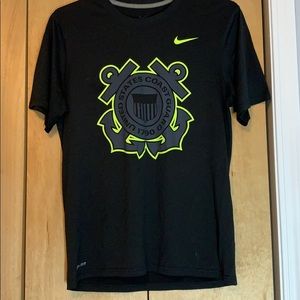 Nike Dri-Fit Medium Shirt